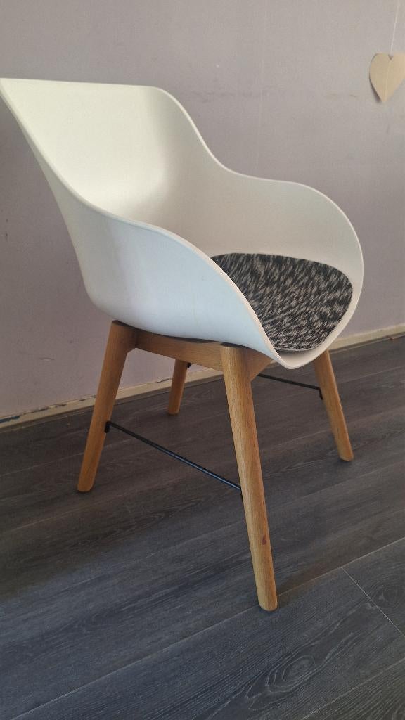 Eetkamerstoel ikea 4 stuks 85euro, Huis en Inrichting, Stoelen, Gebruikt, Wit, Vier, Modern