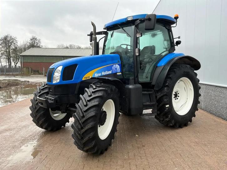 New-Holland TS115A (Nieuwe motor! Nieuwe banden!), Zakelijke goederen, Agrarisch | Tractoren, New Holland, Gebruikt, Ophalen
