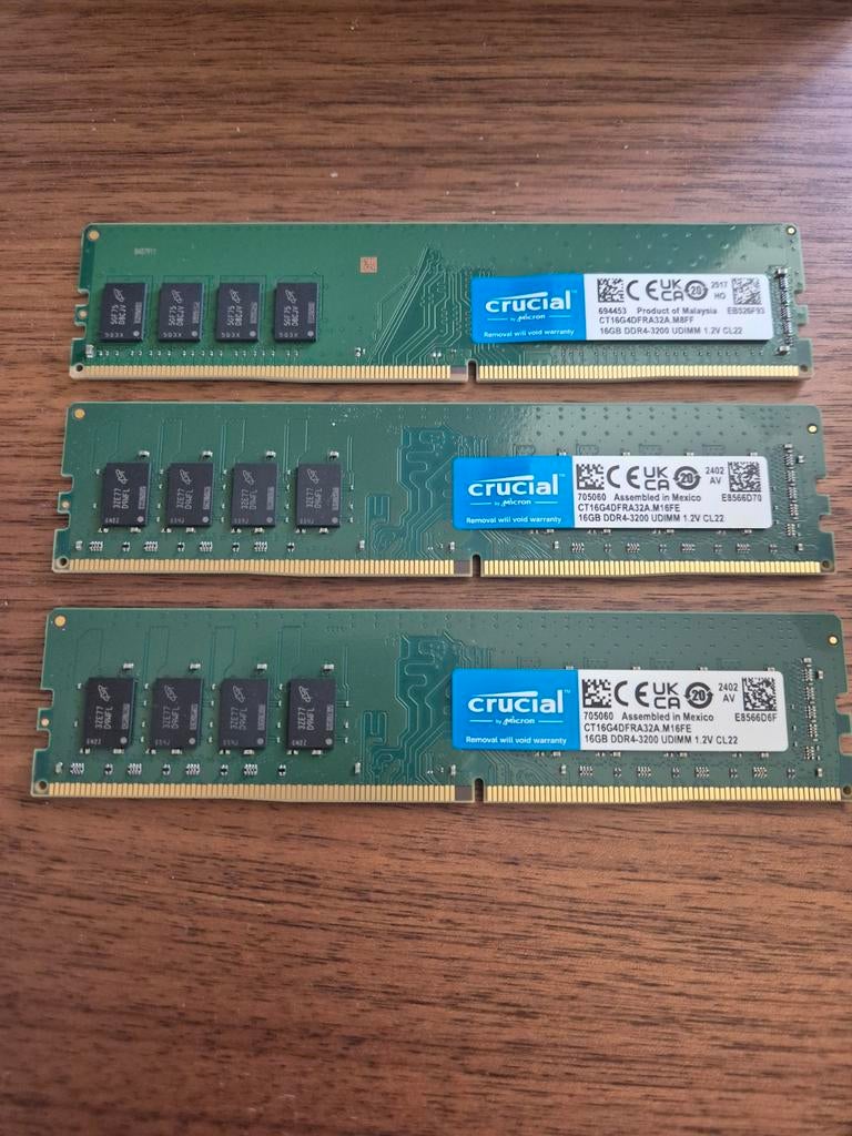 3x Crucial 16GB DDR4-3200 UDIMM RAM, Computers en Software, RAM geheugen, DDR4, Ophalen of Verzenden, Zo goed als nieuw, Desktop
