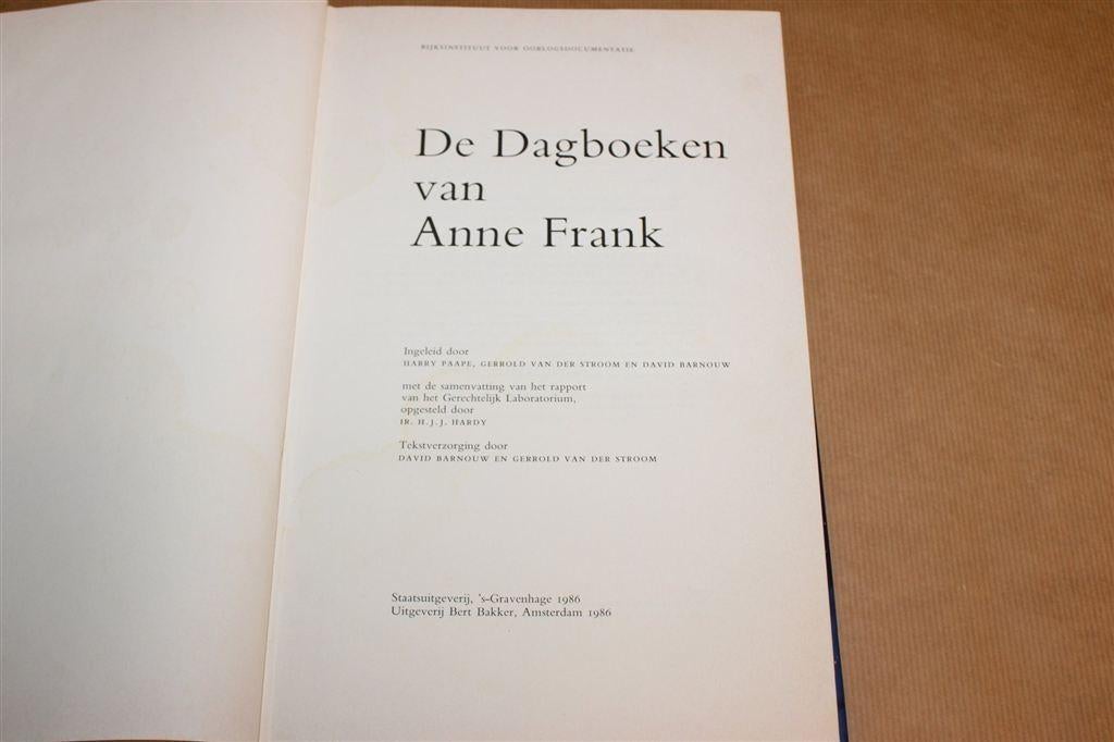 Dagboeken van Anne Frank — Wetenschappelijke Editie 1986, Ophalen of Verzenden, Gelezen