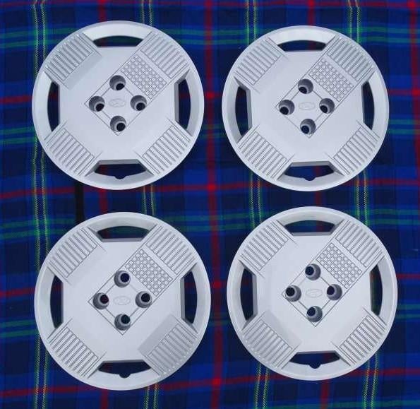 Hyundai Inster 4 x 15 Inch Wieldoppen Origineel Nieuwstaat, Verzenden, Nieuw, Hyundai