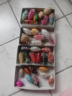 antieke kerstbal model denneappels, Diversen, Kerst, Ophalen of Verzenden, Gebruikt