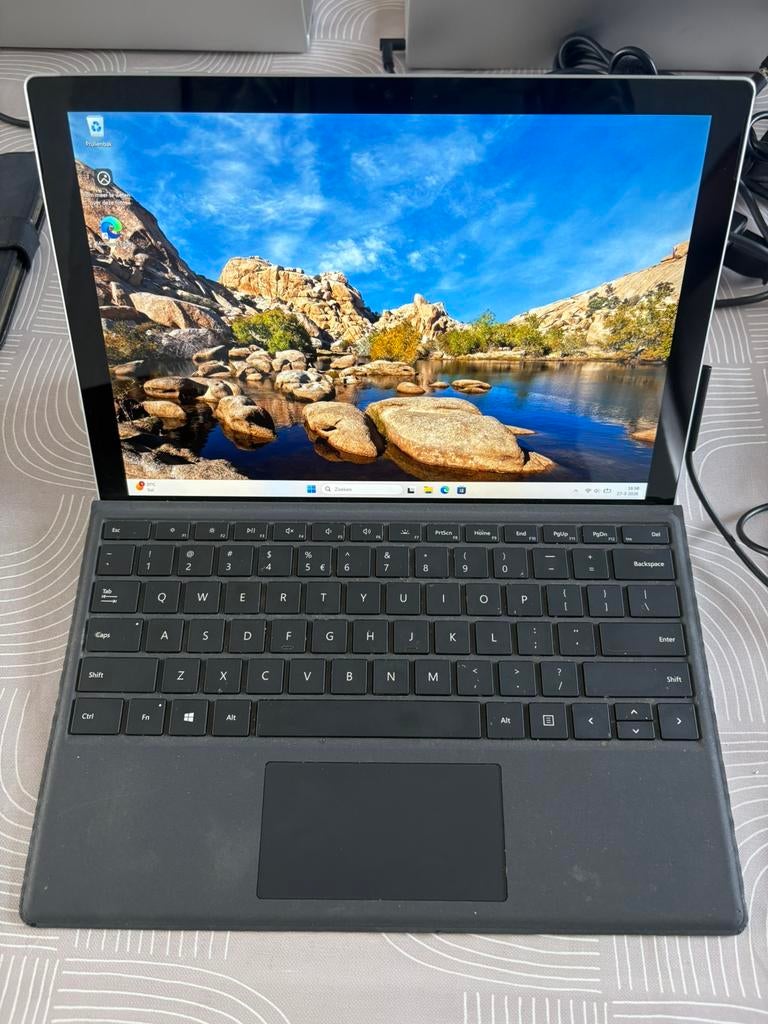 Surface pro 6 met typecover i5-8350u 8gb 256gb windows 11, 12 inch, Ophalen of Verzenden, Surface pro 6, 256 GB