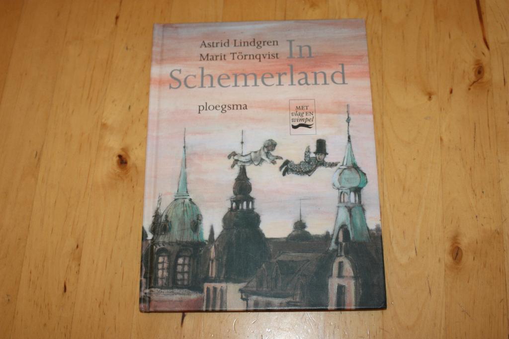 In schemerland, Astrid Lindgren Marit Törnqvist, Ophalen of Verzenden, Gelezen, Astrid Lindgren, Marit Törnqvist, Fictie algemeen