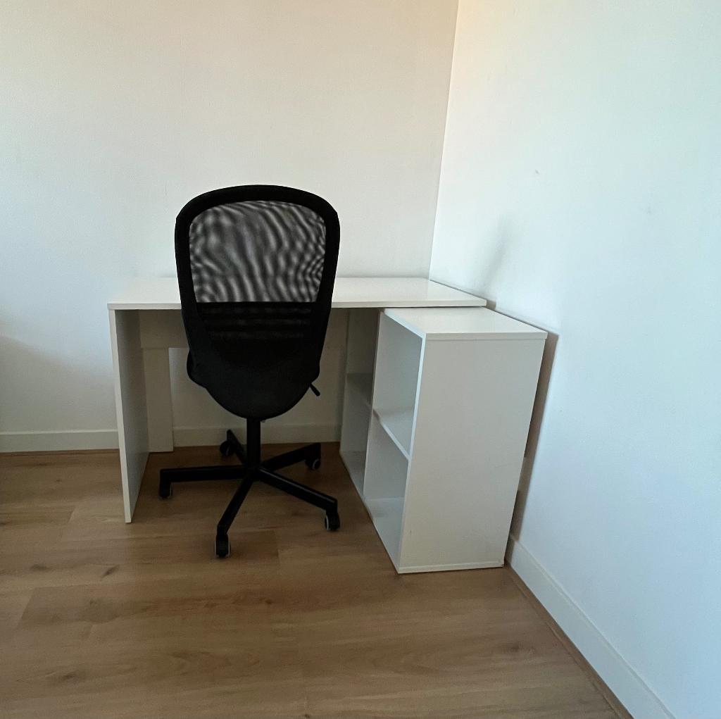Hoekbureau Livarno wit + stoel, Ophalen, Zo goed als nieuw