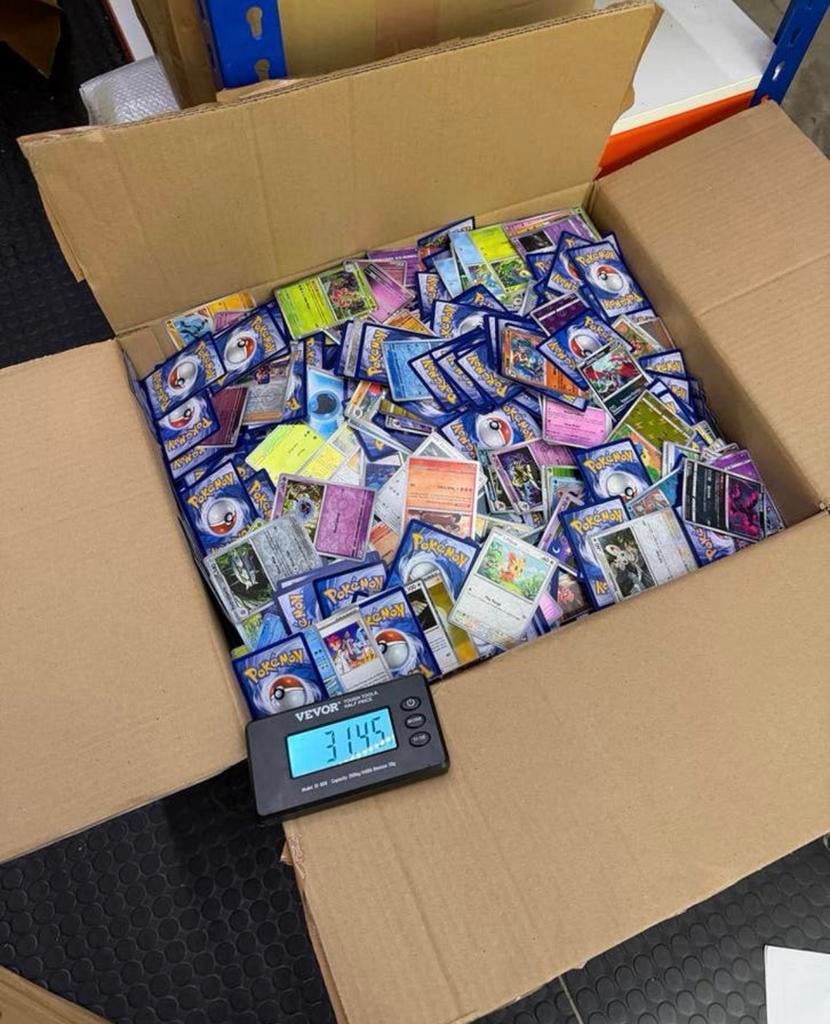 31.4 kg Pokémon kaarten bulk - inclusief reverses/holo's, Ophalen of Verzenden, Gebruikt, Meerdere kaarten, Foil