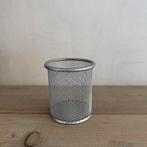 Metalen pennenbakje rond metaal bakje voor pennen 10 x 9 cm, Ophalen of Verzenden, Zo goed als nieuw, Metaal, Minder dan 25 cm