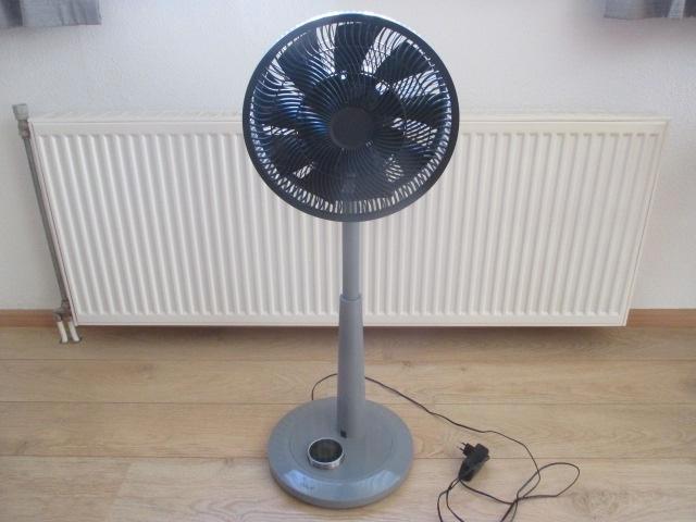 Te koop : Ventilator / Merk Duux., Witgoed en Apparatuur, Ventilatoren, Zo goed als nieuw, Statiefventilator, Ventilator met afstandsbediening