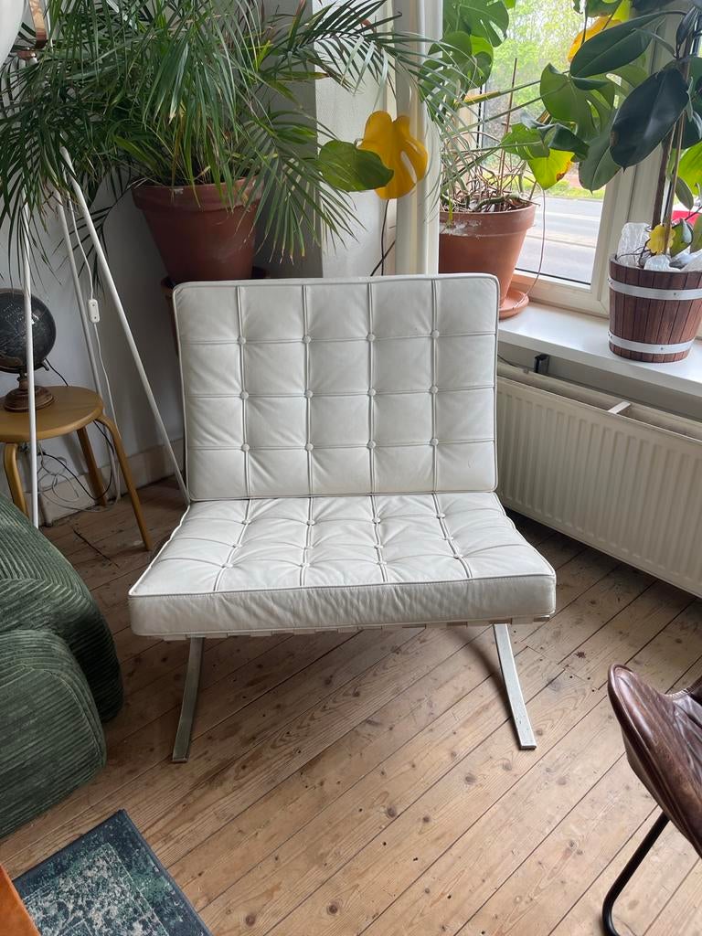 Stijlvolle design fauteuil - wit leerlook / modern, Gebruikt, Ophalen of Verzenden, 50 tot 75 cm, Leer