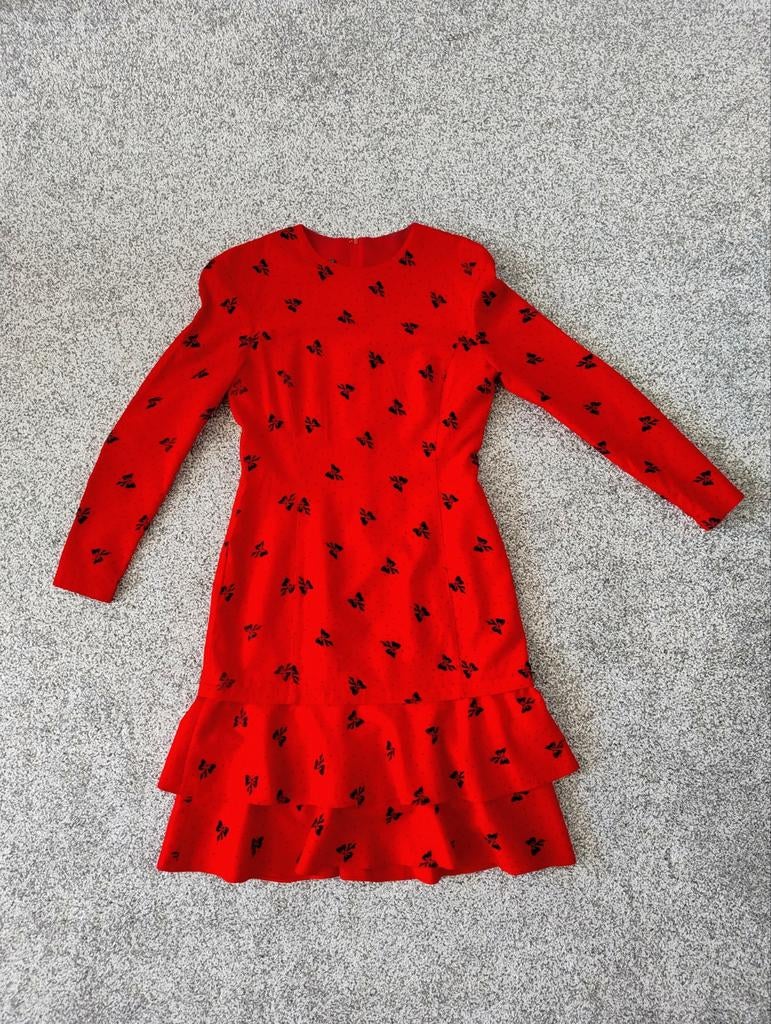 Rode Louis Féraud jurk met zwarte strikjes, maat 38, Kleding | Dames, Jurken, Maat 38/40 (M), Ophalen of Verzenden, Zo goed als nieuw