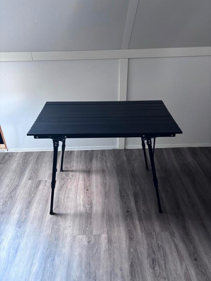 Campingtafel, Caravans en Kamperen, Kampeeraccessoires, Zo goed als nieuw, Ophalen of Verzenden