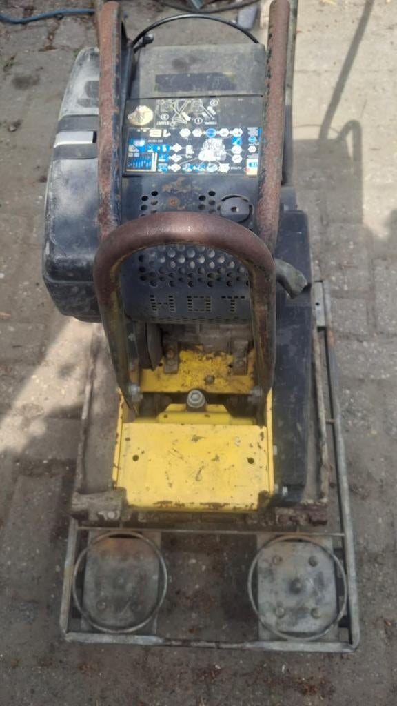 Trilplaat Bomag, Ophalen