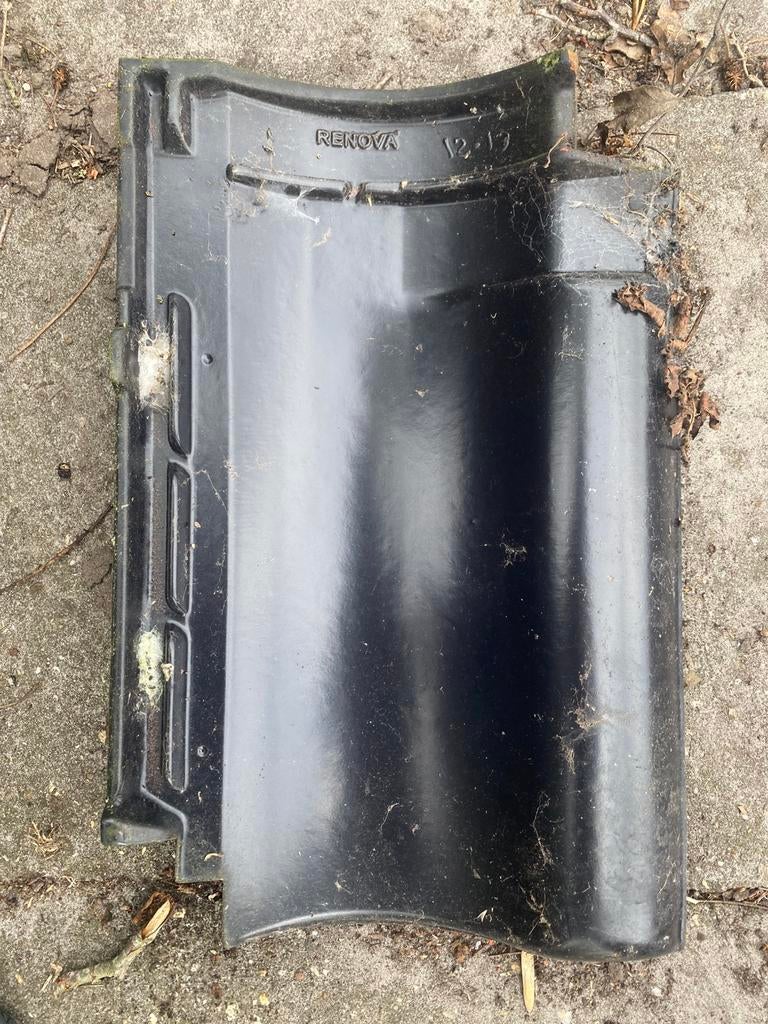 Dakpannen zwart, Ophalen, Steen of Klei, Zwart, Zo goed als nieuw