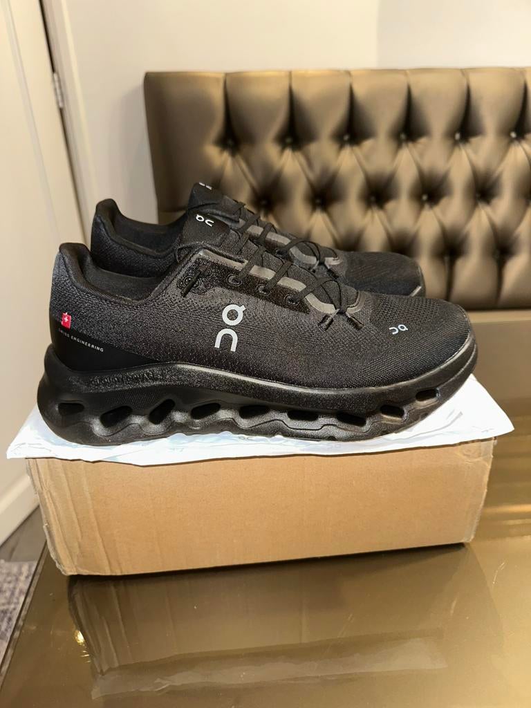 On Running Cloudtilt Zwart – Maat 42 (US 8.5), Ophalen of Verzenden, Zo goed als nieuw, Schoenen