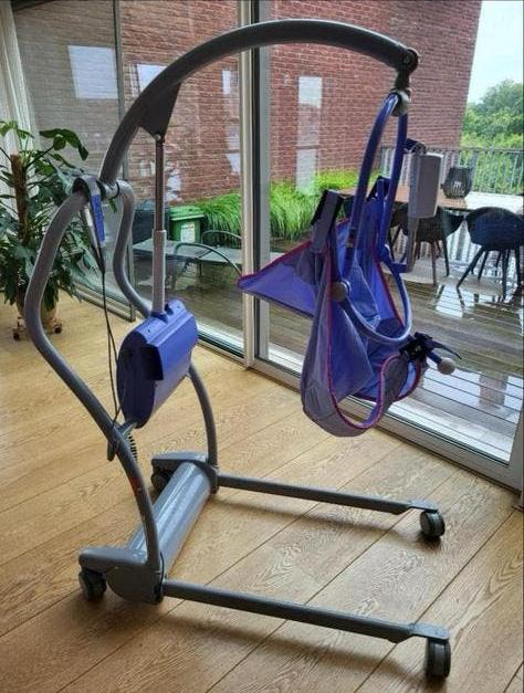 Arjo tillift, Diversen, Ophalen of Verzenden, Zo goed als nieuw