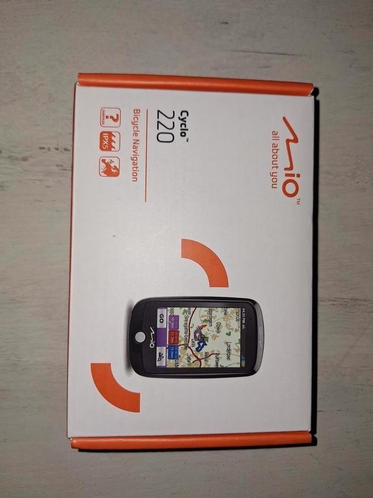 Mio Cyclo 220 Fietsnavigatie - GPS en Waterdicht, Fietsen en Brommers, Fietsaccessoires | Fietscomputers, Ophalen of Verzenden