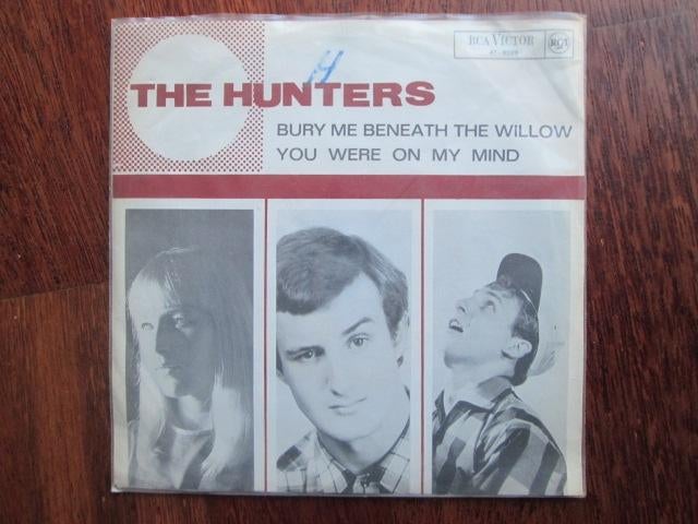 single the Hunters - Bury me beneath the willow / Nederbeat, Gebruikt, Fotohoes, 7 inch, Single