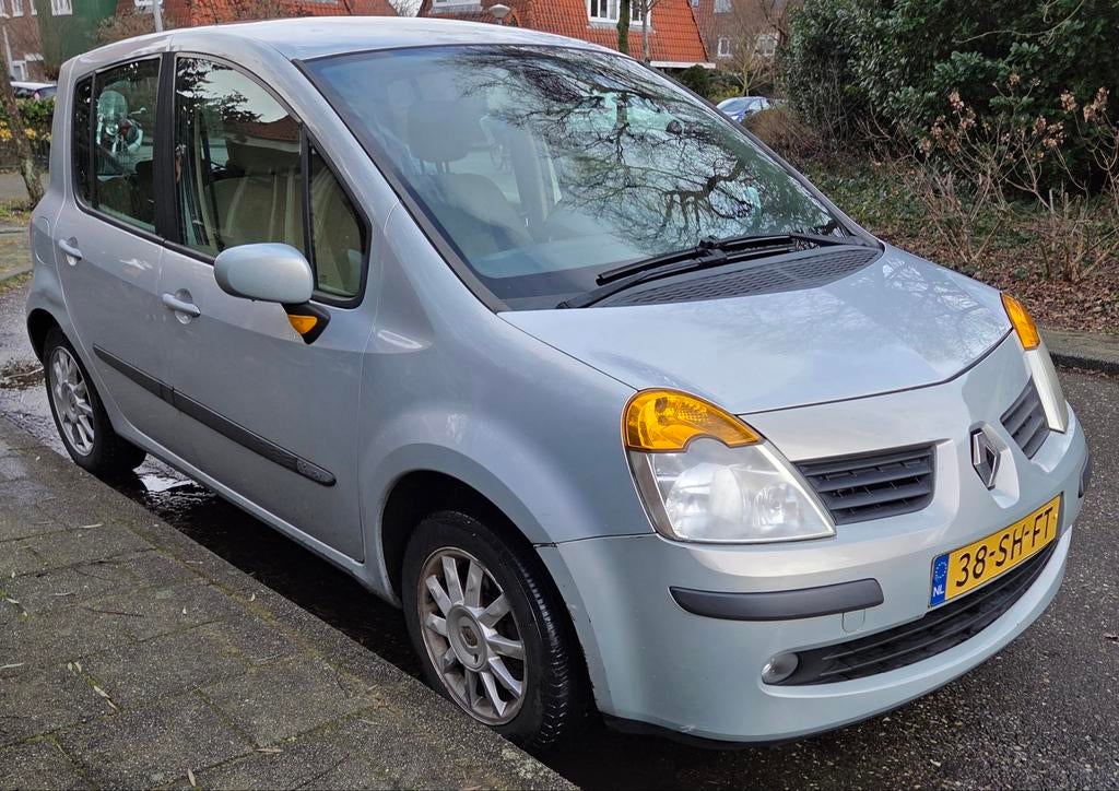 Koopje! Renault Modus Grande 2006, Auto's, Renault, Voorwielaandrijving, Beige, 4 cilinders, 49 €/maand