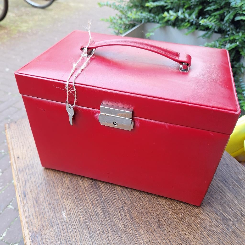Vintage / Retro Rode Sieradendoos Sieradenbox Beautycase, Gebruikt, -, -, Met slot