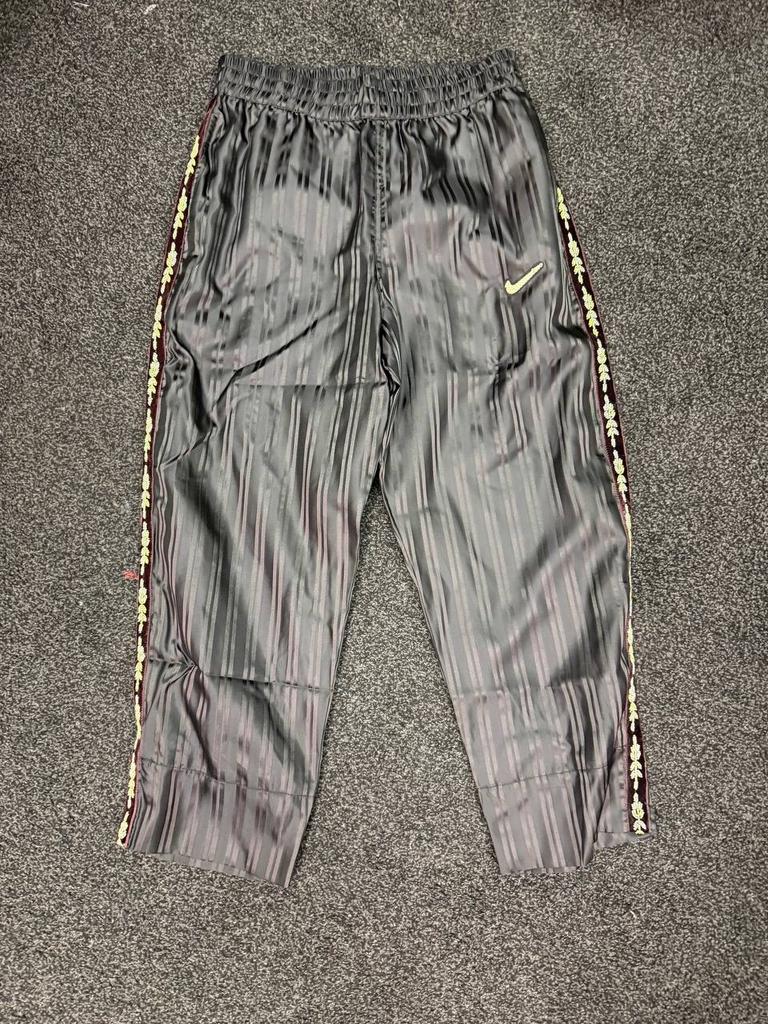 Nike gestreepte trainingsbroek met geborduurde details, Ophalen of Verzenden, Gedragen, Grijs, Overige jeansmaten