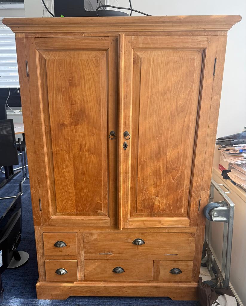 Teakhouten kast en teakhouten salontafel, Ophalen, Gebruikt