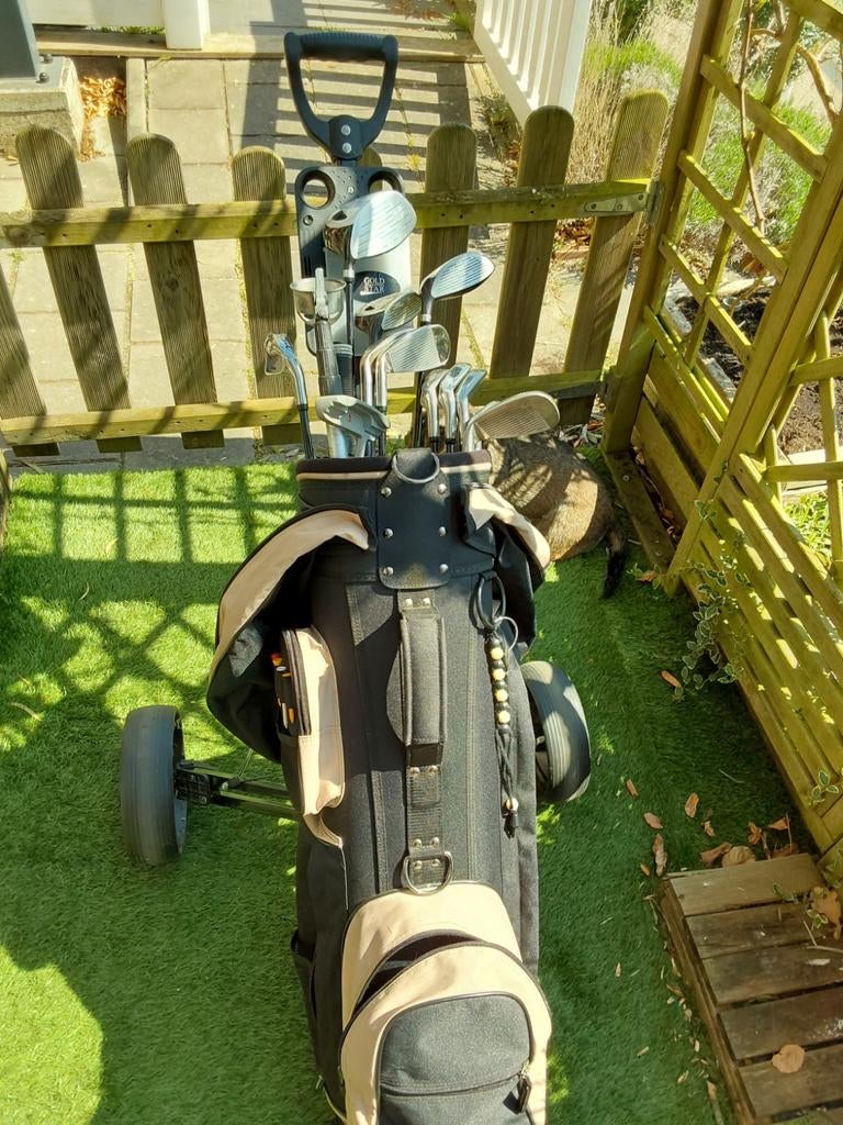 Complete golfset: golfkar, tas, Johnson clubs en paraplu, Sport en Fitness, Golf, Ophalen, Gebruikt, Golfkar, Overige merken