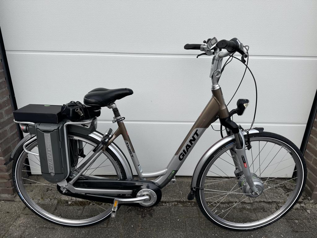 Giant elektrische fiets met twee accu’s | maat M, Fietsen en Brommers, Elektrische fietsen, Ophalen, Gebruikt, Giant, 47 tot 51 cm