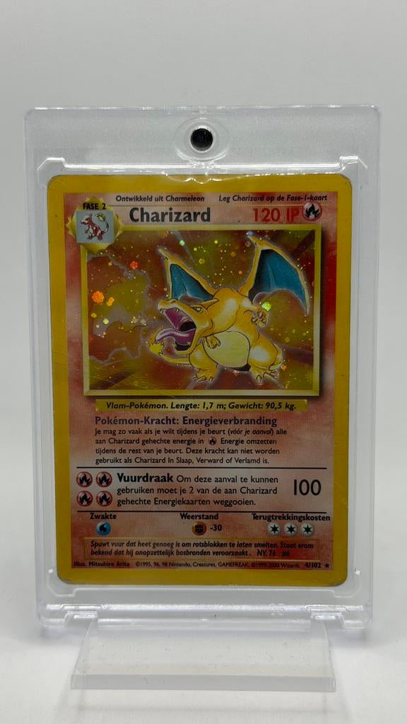 Charizard Base Set 4/102 Holo Vintage, Ophalen of Verzenden, Zo goed als nieuw, Losse kaart, Foil