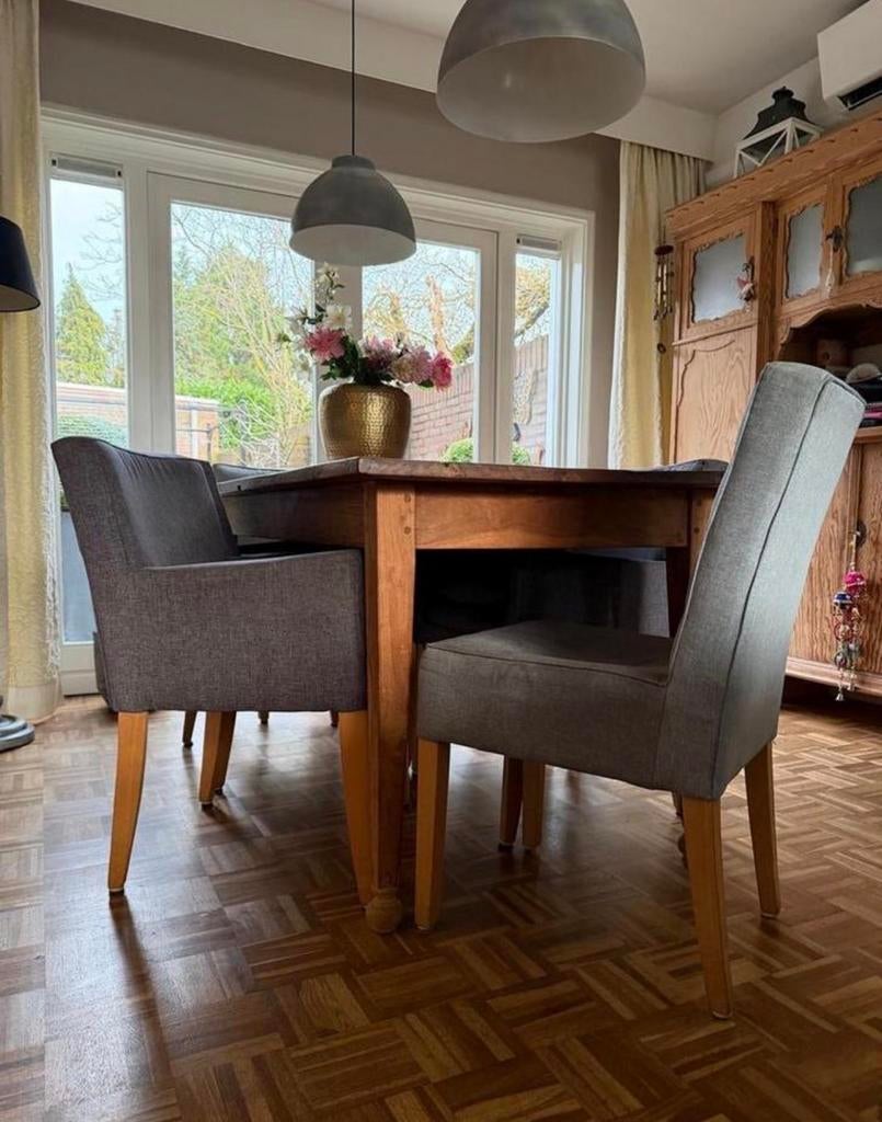 6 Grijze Eetkamerstoelen - Stof, Houten Poten, Gebruikt, Ophalen of Verzenden, Grijs, Vijf, Zes of meer stoelen