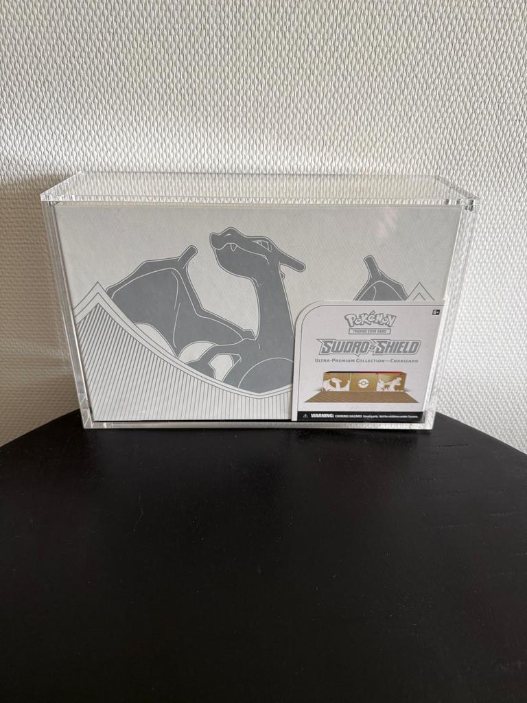 Pokemon Charizard Ultra Premium Collection UPC SEALED!, Hobby en Vrije tijd, Verzamelkaartspellen | Pokémon, Ophalen of Verzenden
