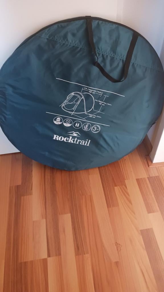 Rocktrail pop up tent, Ophalen, Zo goed als nieuw, Tot en met 2