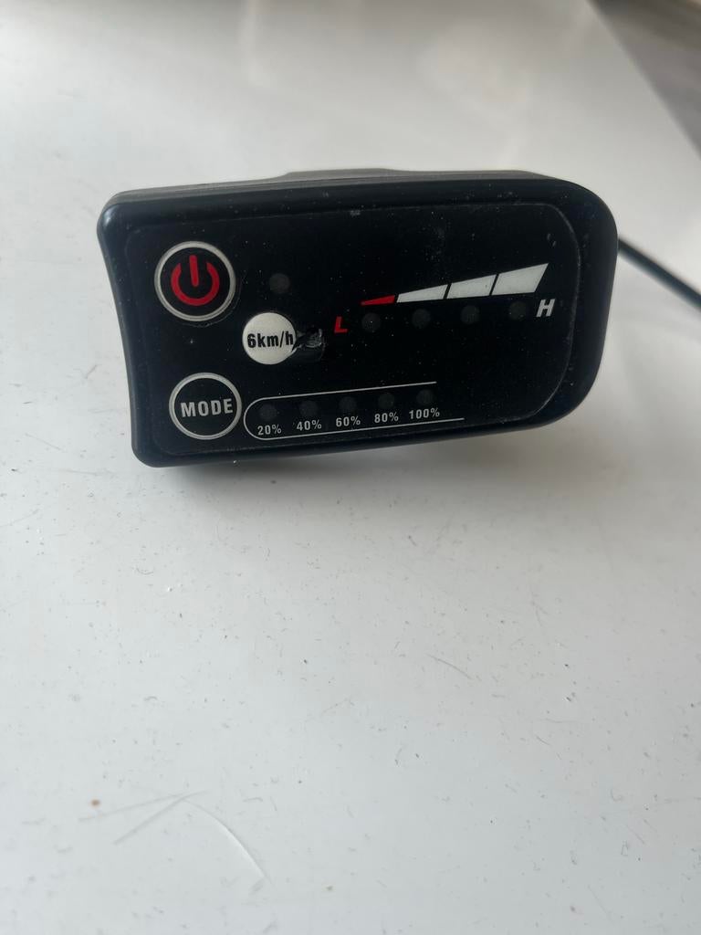 Display, Fietsen en Brommers, Fietsaccessoires | Fietscomputers, Gebruikt, Ophalen