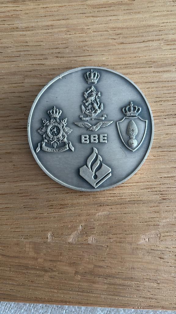 Gezocht bbe 25 jaar julileun coin, Verzamelen, Militaria | Algemeen, Ophalen of Verzenden, Landmacht, Nederland, Embleem of Badge