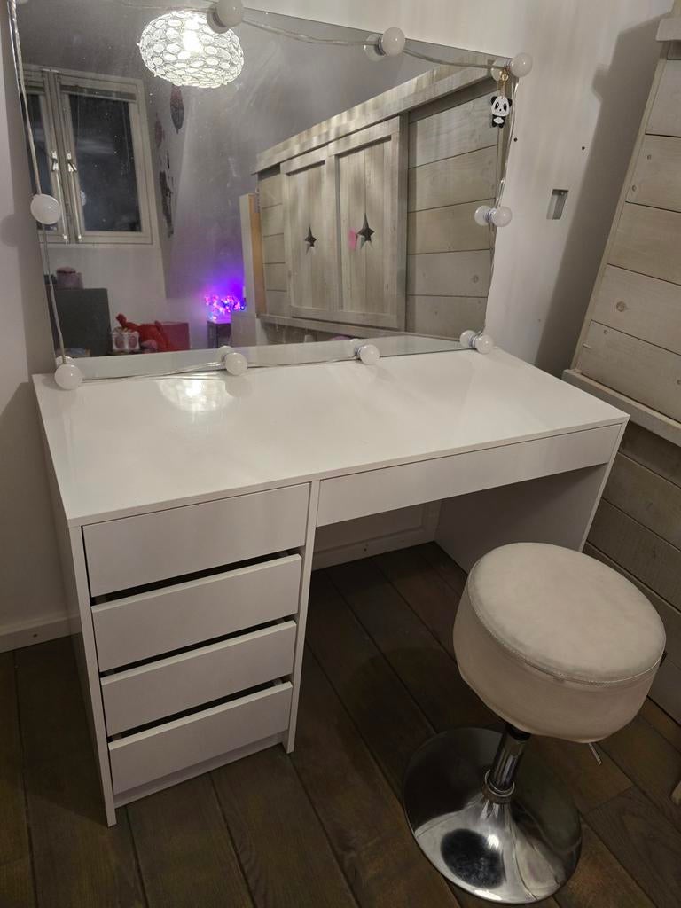 Hoogglans make-up tafel met spiegel en lampjes, Huis en Inrichting, Tafels | Kaptafels, Ophalen
