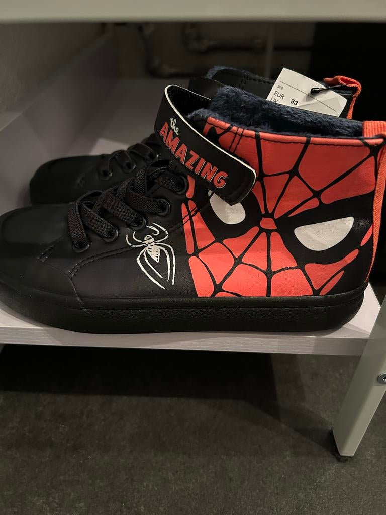 Nieuwe Spiderman schoenen - Maat 33, Ophalen of Verzenden, Nieuw, Jongen, Schoenen