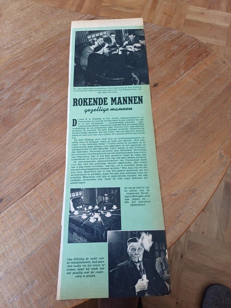 Knipsel rokende mannen opa Klijzing Purmerend 1951, Verzamelen, Ophalen of Verzenden, 1940 tot 1960, Knipsel(s)