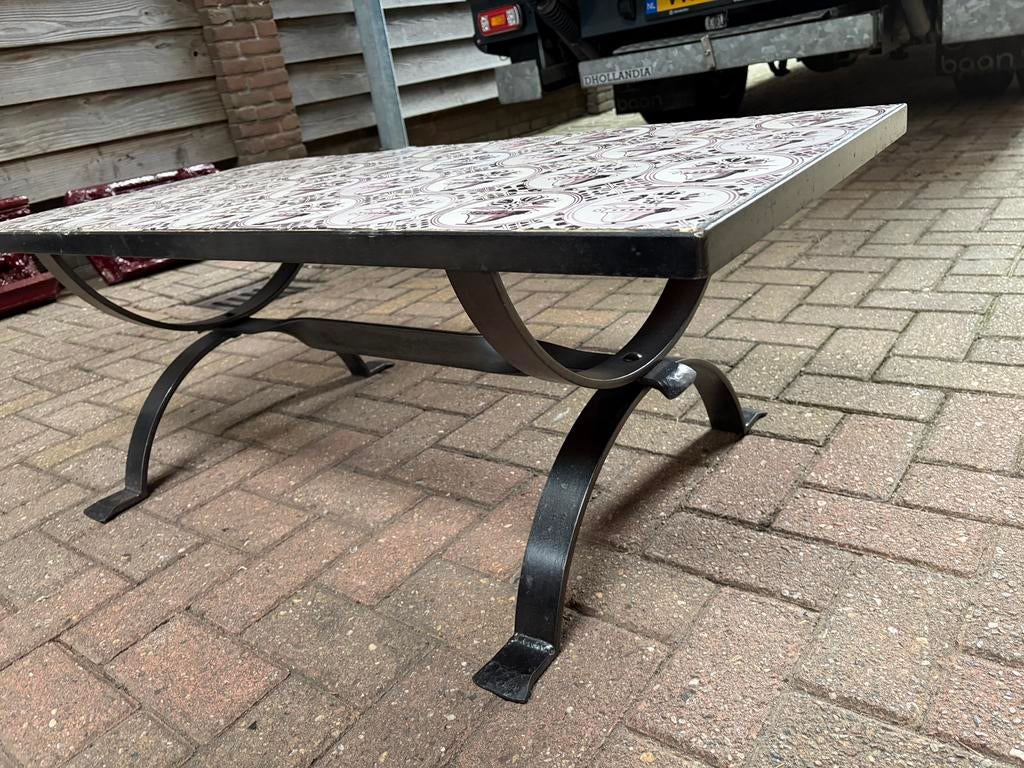 Vintage tuintafel met smeedijzer en antieke tegels, Tuin en Terras, Tuintafels, Ophalen, Gebruikt, Rechthoekig, Metaal