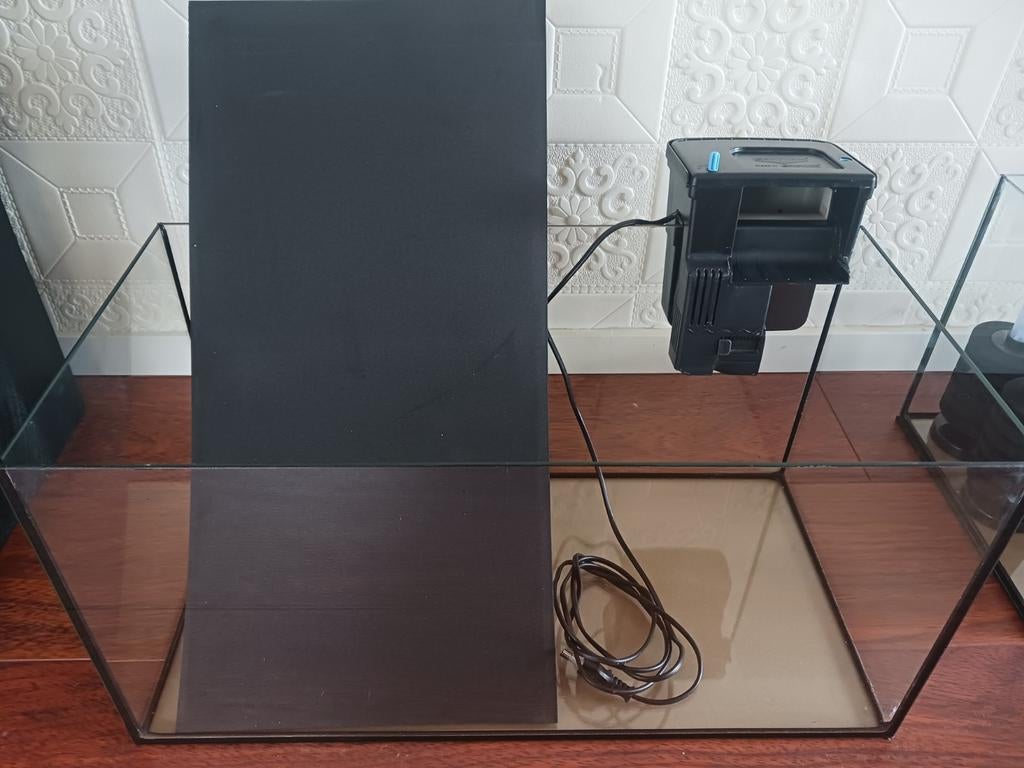 TK: 2x volglas aquarium 54L, met diverse (spons)filters, Ophalen