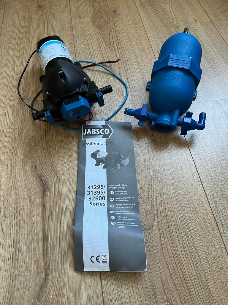 Jabsco Drinkwaterpomp 12V - Par-Max Series, Ophalen of Verzenden, Zo goed als nieuw, Kombuis en Sanitair