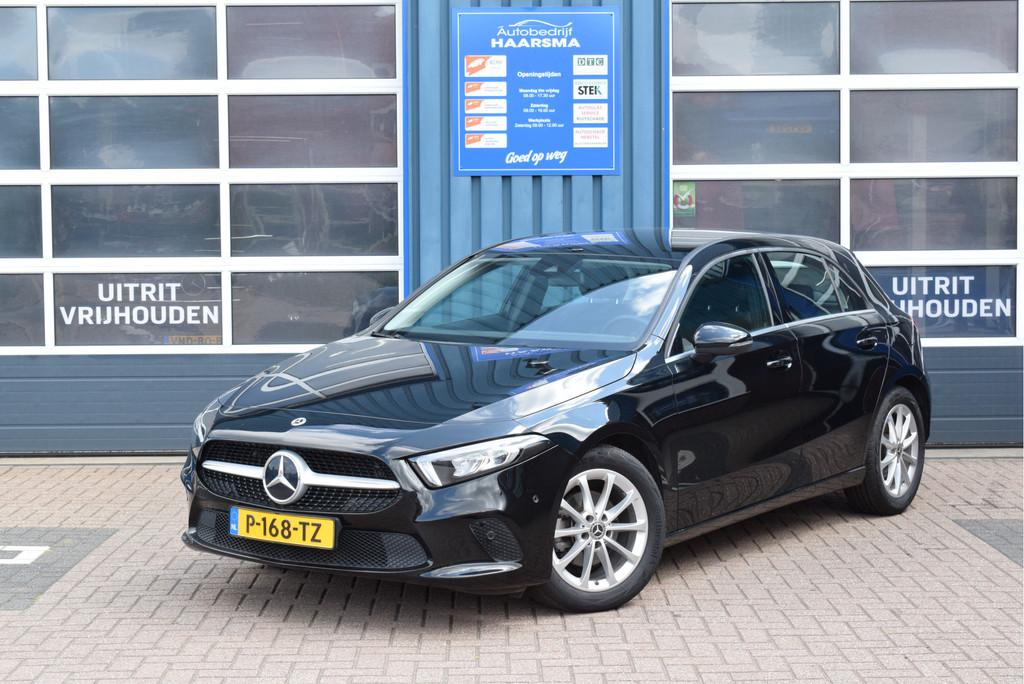 Mercedes-Benz A-Klasse 180 Business Solution Luxury Automaat, Auto's, 136 pk, Gebruikt, 4 cilinders, Leder en Stof