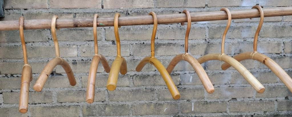 Kleerhangers. 8 stuks. Rotan.  Bohemian style., Kleding | Dames, Kledinghangers, Ophalen, Zo goed als nieuw, Overige materialen