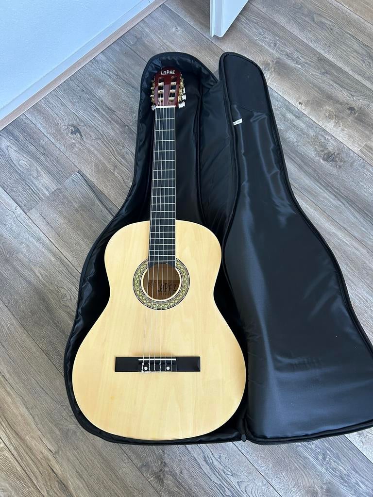 La Paz akoestische gitaar 4/4 formaat met tas, Ophalen, Zo goed als nieuw, Klassieke of Spaanse gitaar