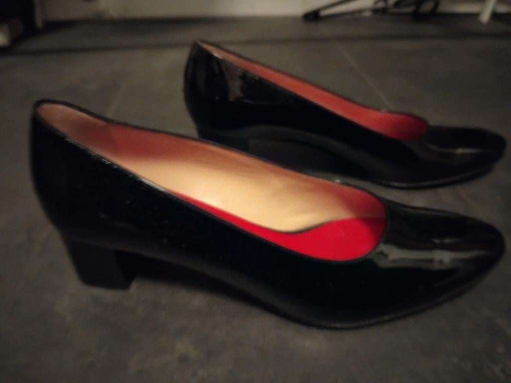 Vero Cuoio zwarte lakleren pumps - maat 41, Kleding | Dames, Schoenen, Ophalen of Verzenden, Nieuw, Zwart