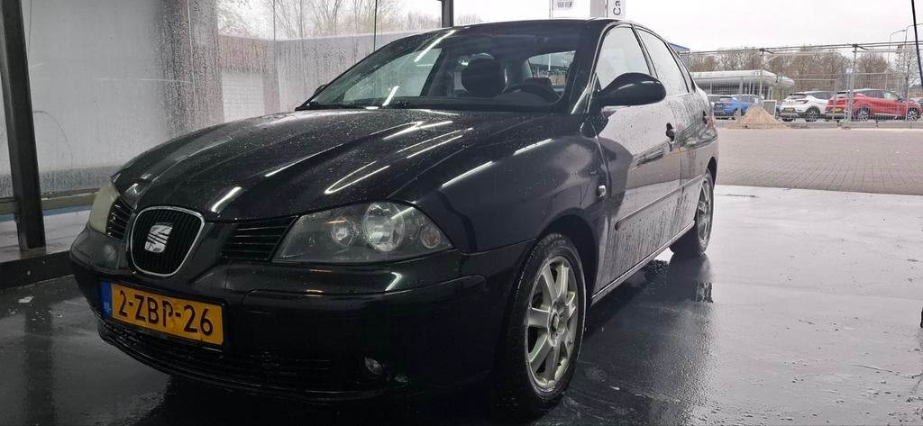 Seat Cordoba 1.4 16V 63KW 2008 Zwart met trekhaak, Auto's, Seat, Particulier, Cordoba, Benzine, C, Sedan, Handgeschakeld, Geïmporteerd