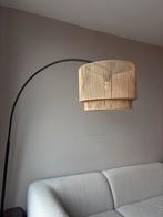 Vloerlamp Kwantum Cilen - Booglamp met rotan kap, Huis en Inrichting, Lampen | Vloerlampen, Ophalen of Verzenden, Zo goed als nieuw