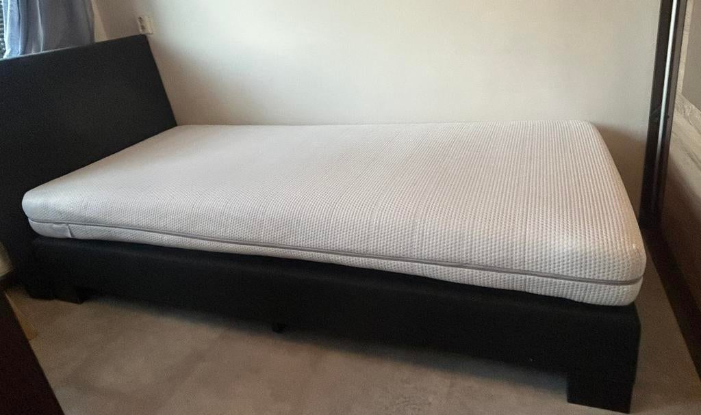Boxspring met matras zwart 90x210 cm Bedframe met hoofdbord, Gebruikt, 90 cm, Tweepersoons, Ophalen of Verzenden