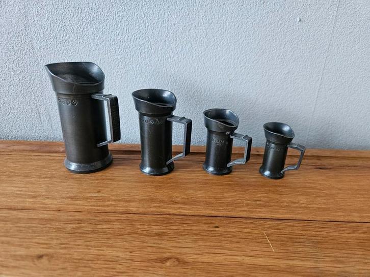 4 antieke tinnen maatbekers, Antiek en Kunst, Antiek | Tin, Ophalen of Verzenden