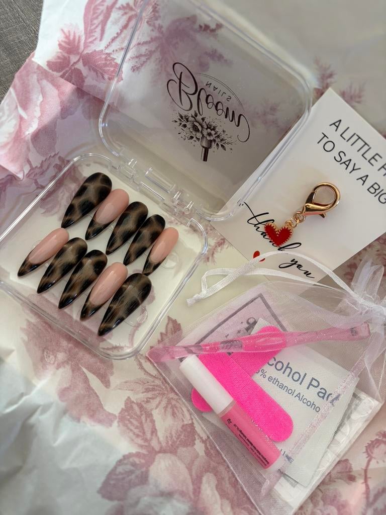 Stilleto press on nails, Verzenden, Nieuw, Overige kleuren, Handen en Nagels