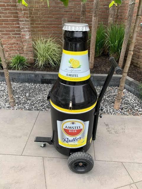 Amstel koelton met BBQ op wielen, Tuin en Terras, Houtskoolbarbecues, Ophalen of Verzenden, Gebruikt