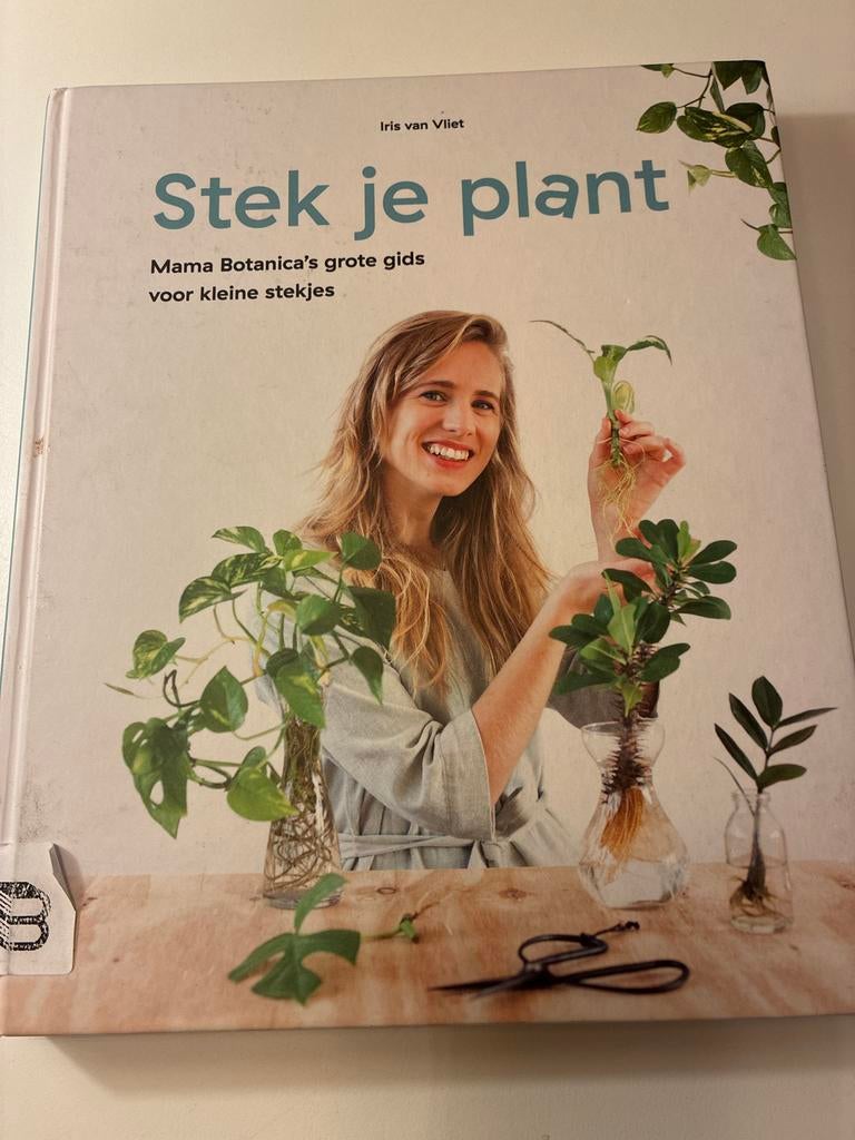 Boek "Stek je plant" - Mama Botanica's gids voor stekjes, Ophalen of Verzenden, Gelezen, Kamerplanten